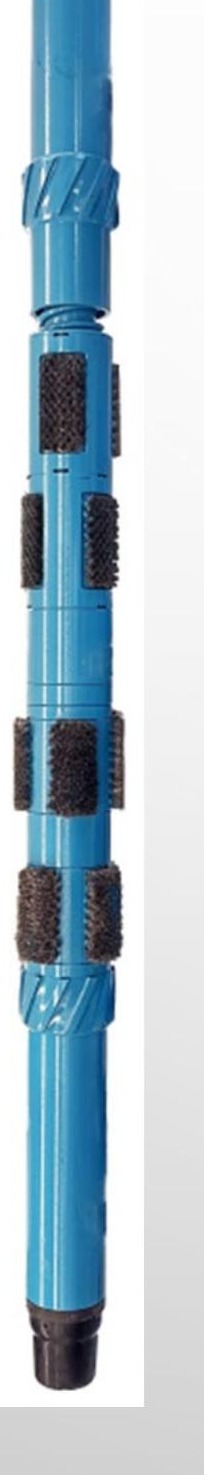Non-rotating casing brush